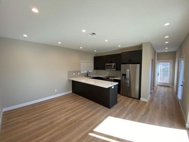 5225 Tipton St in San Diego, CA - Building Photo - Building Photo