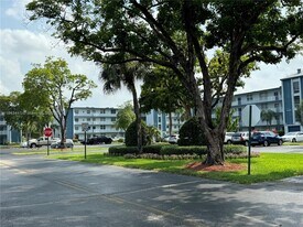 7610 NW 18th St in Margate, FL - Building Photo