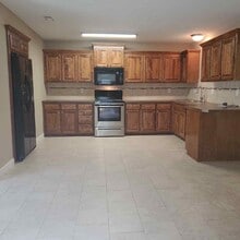 901 W Gay St in Warrensburg, MO - Building Photo - Building Photo