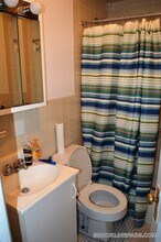 1223 Beacon St, Unit 303 in Brookline, MA - Foto de edificio - Building Photo