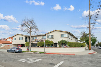 23315-23323 Arlington Ave in Torrance, CA - Building Photo - Building Photo