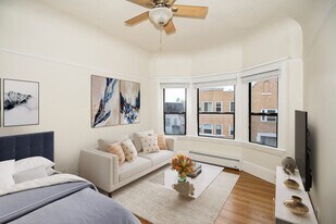 Vue De Lac Apartments in Oakland, CA - Building Photo