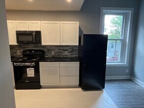 1006 F St NE, Unit 1006 F ST NE 2 Level Home in Washington, DC - Building Photo - Building Photo