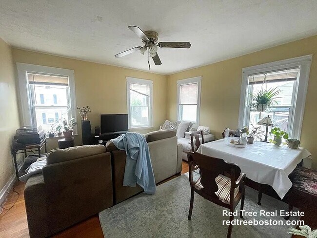 123 Winthrop St in Medford, MA - Building Photo - Building Photo