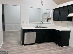 2400 Miller Oaks Cir in Decatur, GA - Building Photo - Building Photo