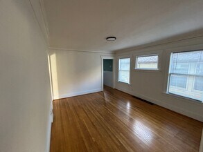 519 W Raye St in Seattle, WA - Building Photo - Building Photo