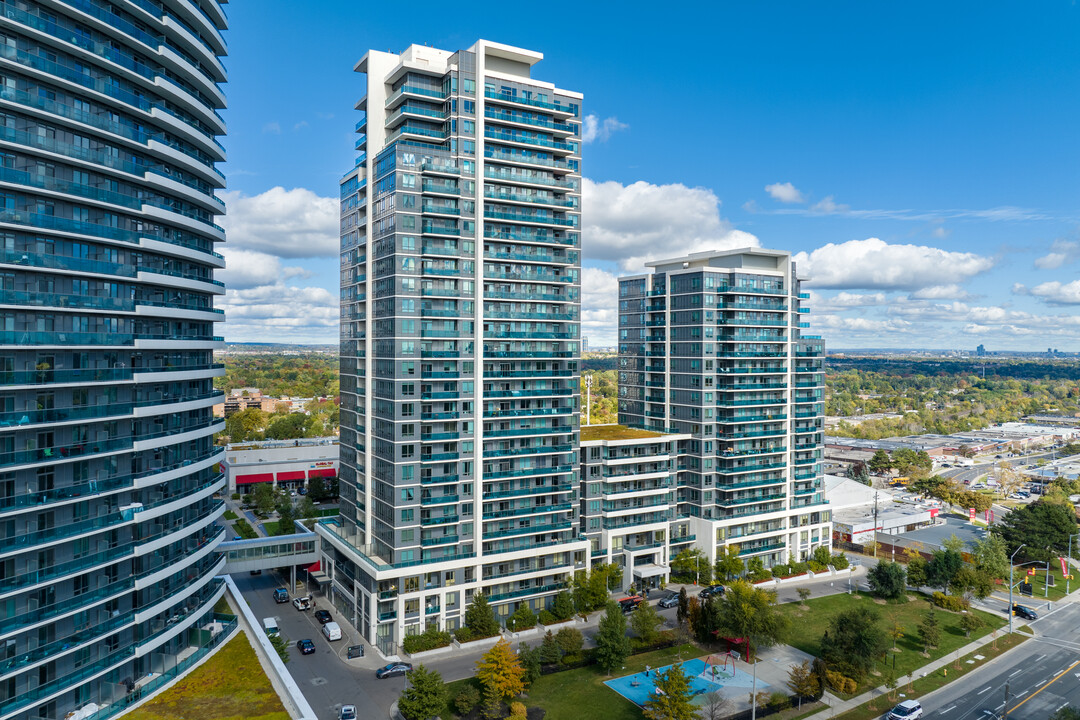 Parkside Towers in Markham, ON - Building Photo