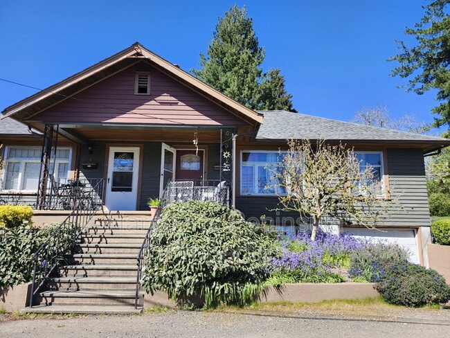 4 Webster Pl in Bremerton, WA - Building Photo - Building Photo