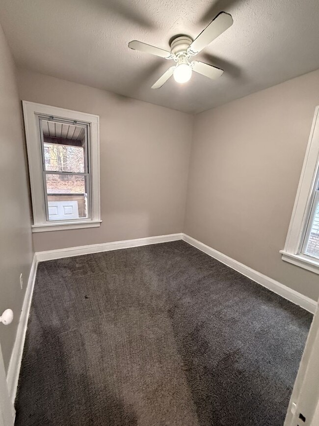 3645 E 146th St in Cleveland, OH - Building Photo - Building Photo