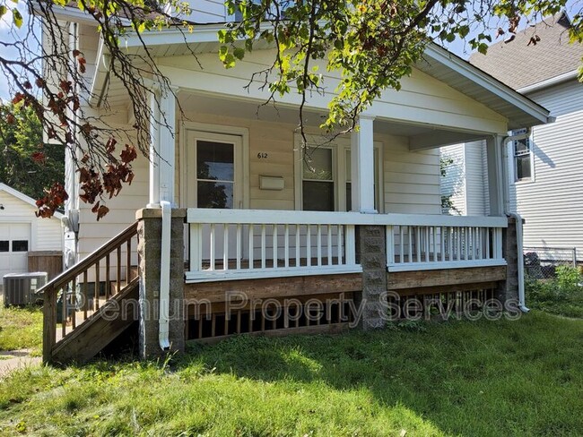 property at 612 N Prospect St