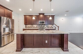 11617 Crowned Sparrow Ln in Tampa, FL - Foto de edificio - Building Photo