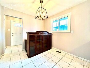 1048 Garth St in Hamilton, ON - Building Photo - Building Photo