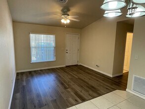 7263 Midway Terrace in Ocala, FL - Building Photo - Building Photo