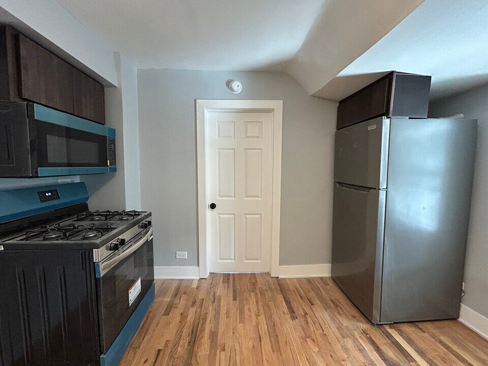 3614 W George St, Unit CH-3 in Chicago, IL - Building Photo