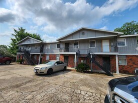 4311 Yellowstone Blvd in Houston, TX - Building Photo