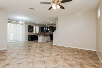 9194 W Meadow Dr in Peoria, AZ - Building Photo - Building Photo