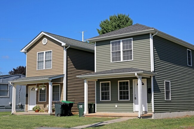 1141 St Clair Ave in Charlottesville, VA - Building Photo - Building Photo