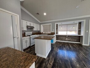 870 Centaur Ave in Las Vegas, NV - Building Photo - Building Photo