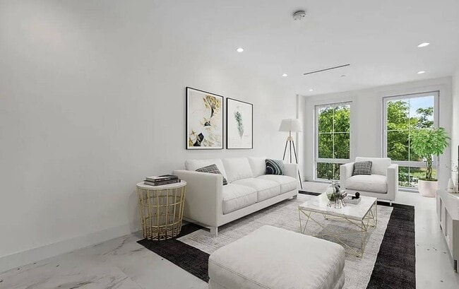 property at 122 Palmetto St