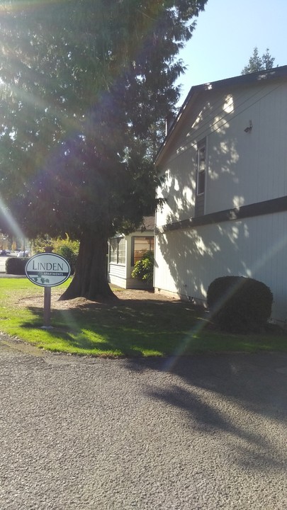 Linden Apartments in Gresham, OR - Building Photo