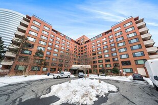 1021 Arlington Blvd in Arlington, VA - Building Photo