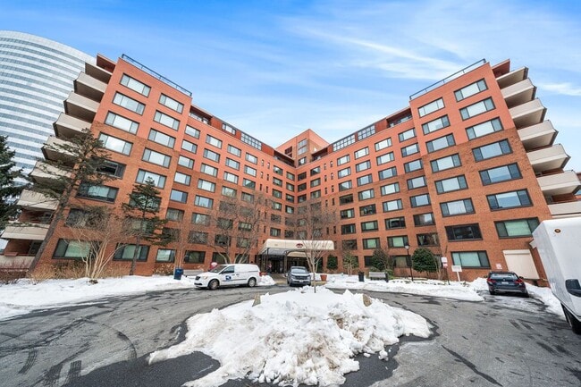 property at 1021 Arlington Blvd