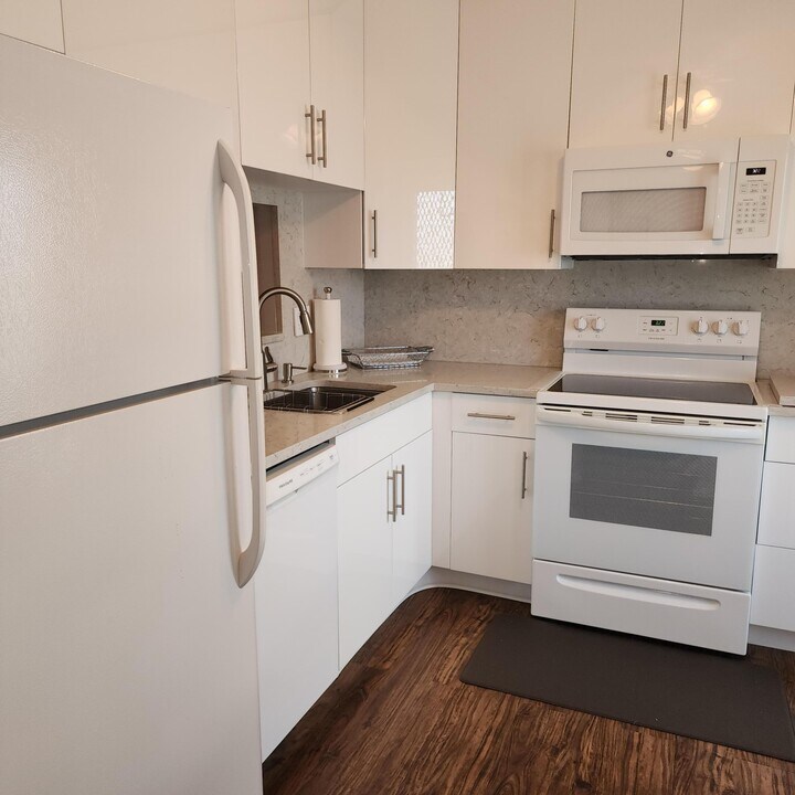 2182 NE 1st Way in Boynton Beach, FL - Building Photo