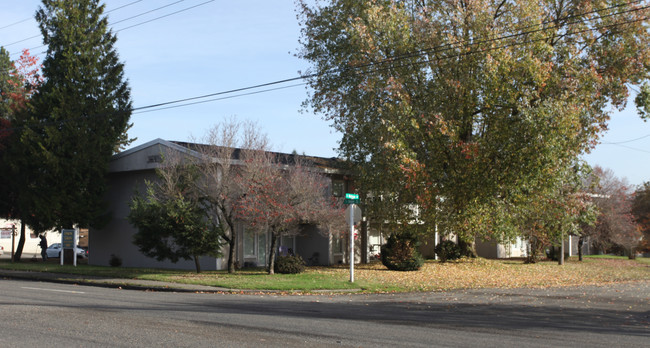 Union Green Apartments in Tacoma, WA - Building Photo - Building Photo