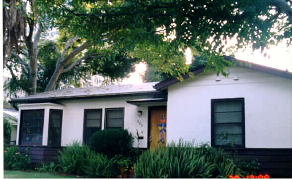 917-925 N Louise St in Glendale, CA - Foto de edificio - Building Photo