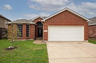 9125 Vineyard Ln in Fort Worth, TX - Building Photo - Building Photo