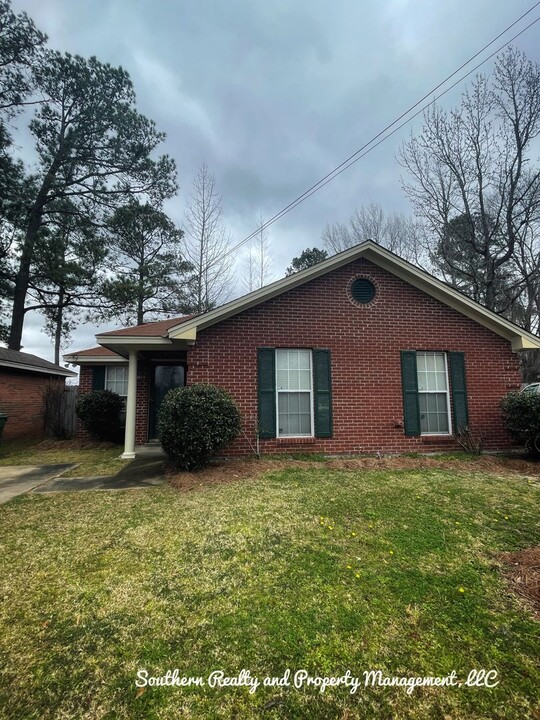 6654 Taylor Ridge Rd in Montgomery, AL - Building Photo