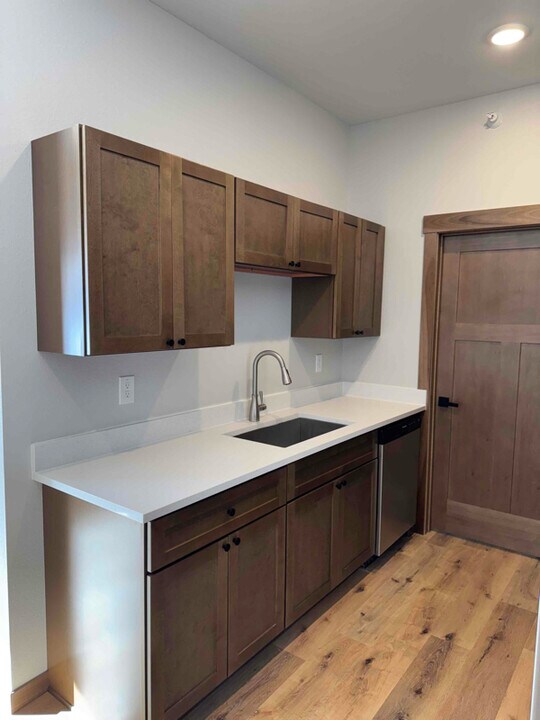 600 Hickory St-Unit -5 in Gilman, WI - Building Photo