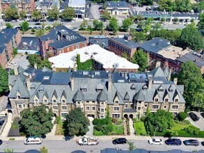 15 Garrison Rd, Unit 1 in Brookline, MA - Building Photo - Building Photo