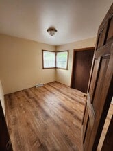 8665 W Fond du Lac Ave in Milwaukee, WI - Building Photo - Building Photo
