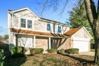 656 Sunbird Cir in Indianapolis, IN - Foto de edificio - Building Photo