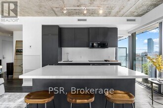 60 Colborne St in Toronto, ON - Building Photo - Building Photo