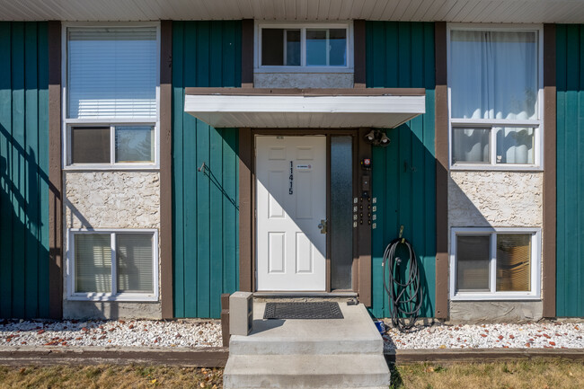 11415 8 St SW in Calgary, AB - Building Photo - Building Photo