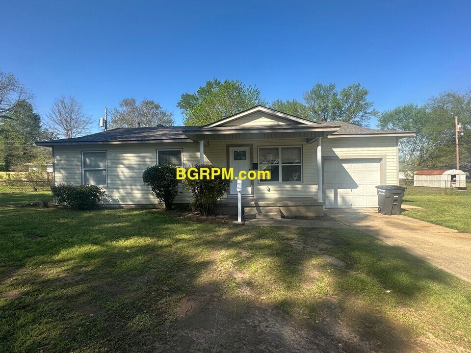 1704 Nina St in Jacksonville, AR - Building Photo