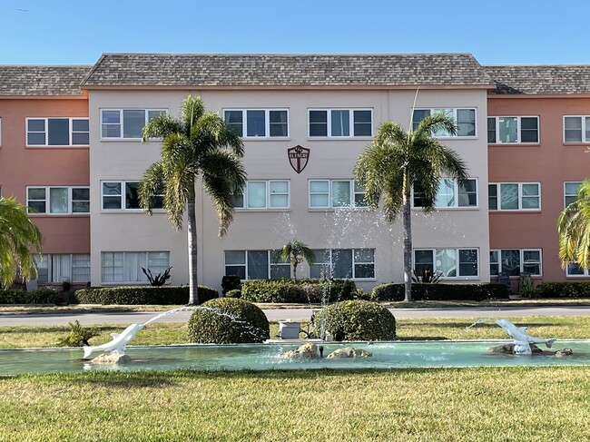 8 Glencoe Pl in Dunedin, FL - Foto de edificio - Building Photo