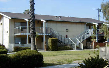 624 N Moraga St in Anaheim, CA - Foto de edificio - Building Photo