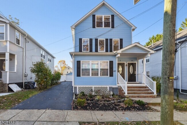 43 Howe Ave in Montclair, NJ - Building Photo - Building Photo