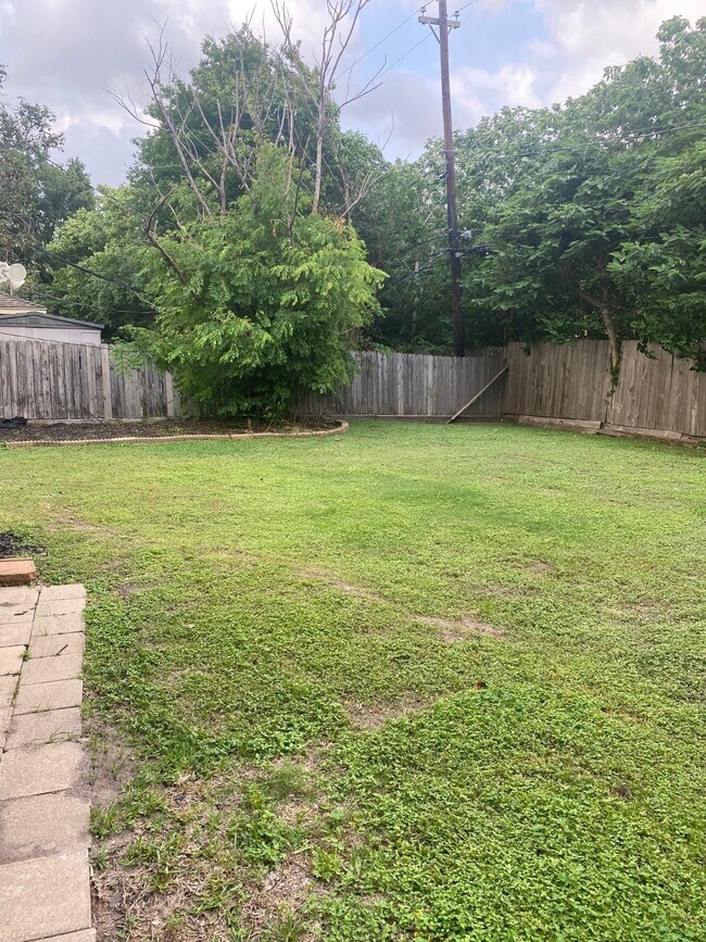 8327 Lorrie Dr in Houston, TX - Building Photo - Building Photo