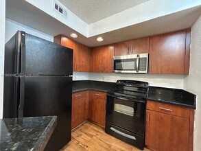 12980 Vista Isles Dr in Sunrise, FL - Building Photo - Building Photo