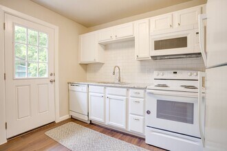 104 W Reno Rd, Unit 106 W Reno in Azle, TX - Building Photo - Building Photo