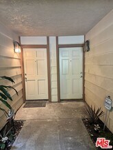 4451 Don Ricardo Dr in Los Angeles, CA - Building Photo - Building Photo