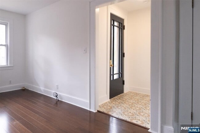 29 Dean St in Glen Rock, NJ - Building Photo - Building Photo