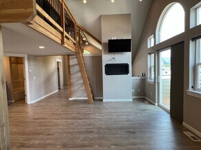 215 W Whitman St in Leavenworth, WA - Building Photo - Building Photo