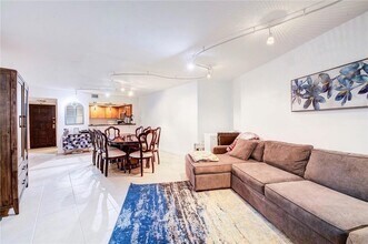 3800 N Hills Dr, Unit 307 in Hollywood, FL - Building Photo - Building Photo