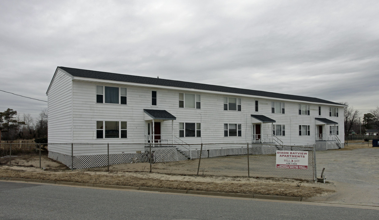 Dixon Bayview Apartments in Hampton, VA - Foto de edificio