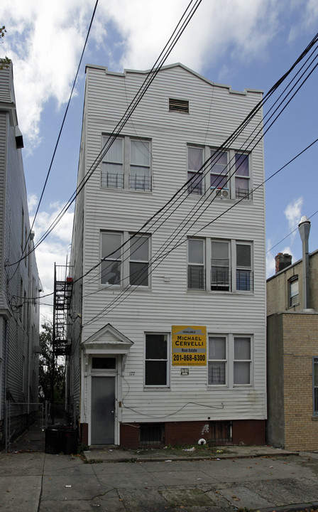 177 Van Nostrand Ave in Jersey City, NJ - Building Photo